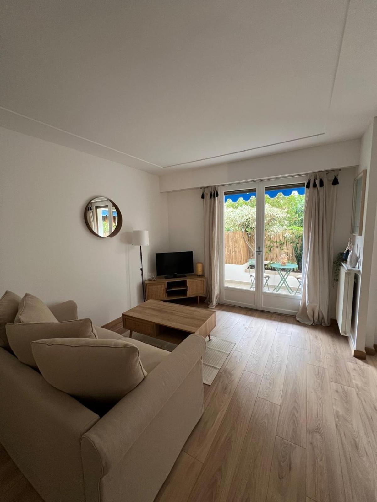 Jolie Studio En Centre-Ville Beaulieu-sur-Mer Luaran gambar